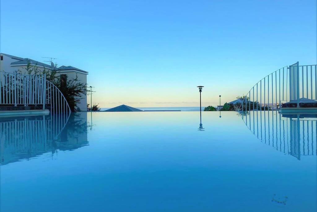 L'Instant Evasion, Studio Avec Terrasse, Piscine ! Saint-Gilles-les Bains Εξωτερικό φωτογραφία